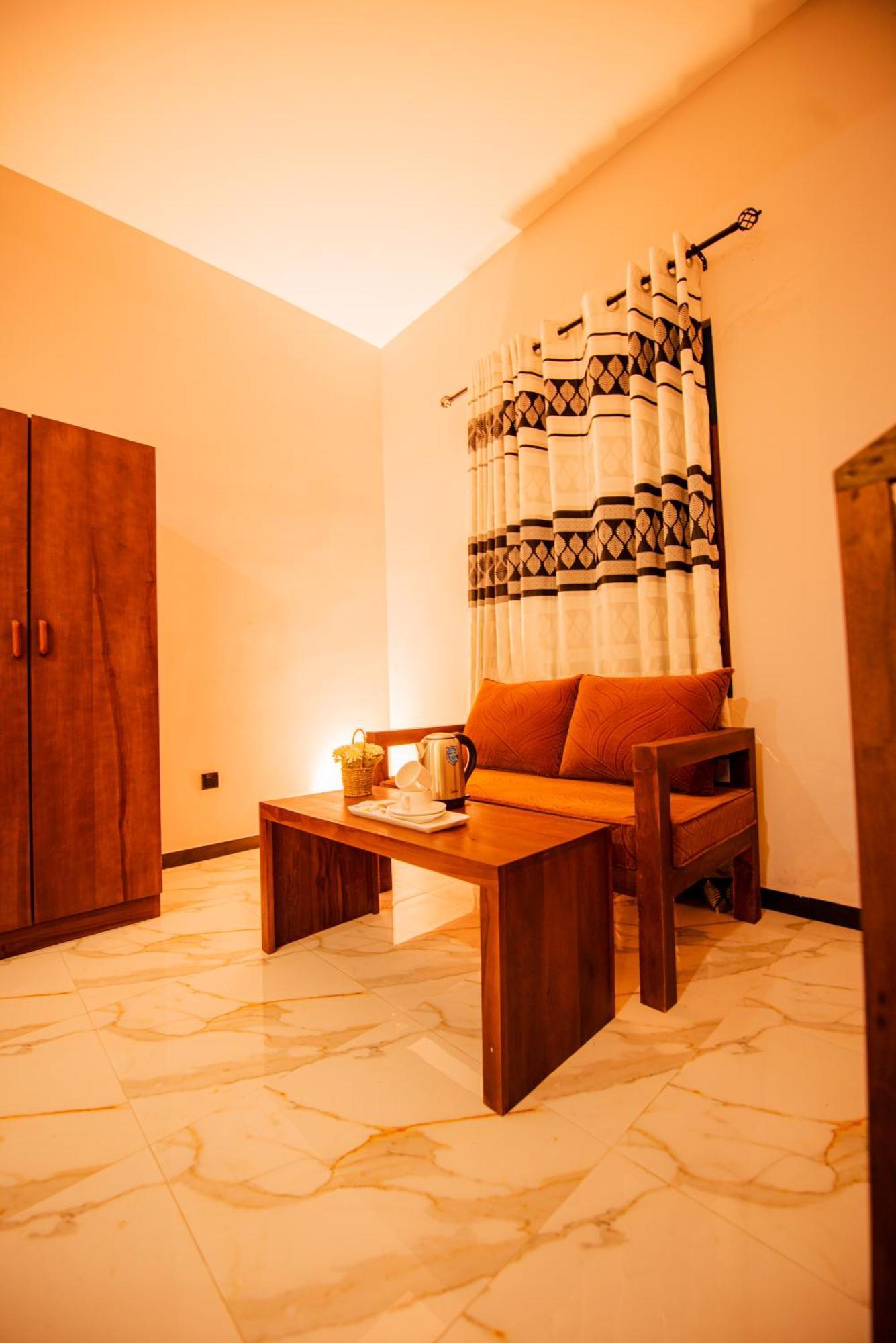 C B S Resort Udawalawe Exteriör bild