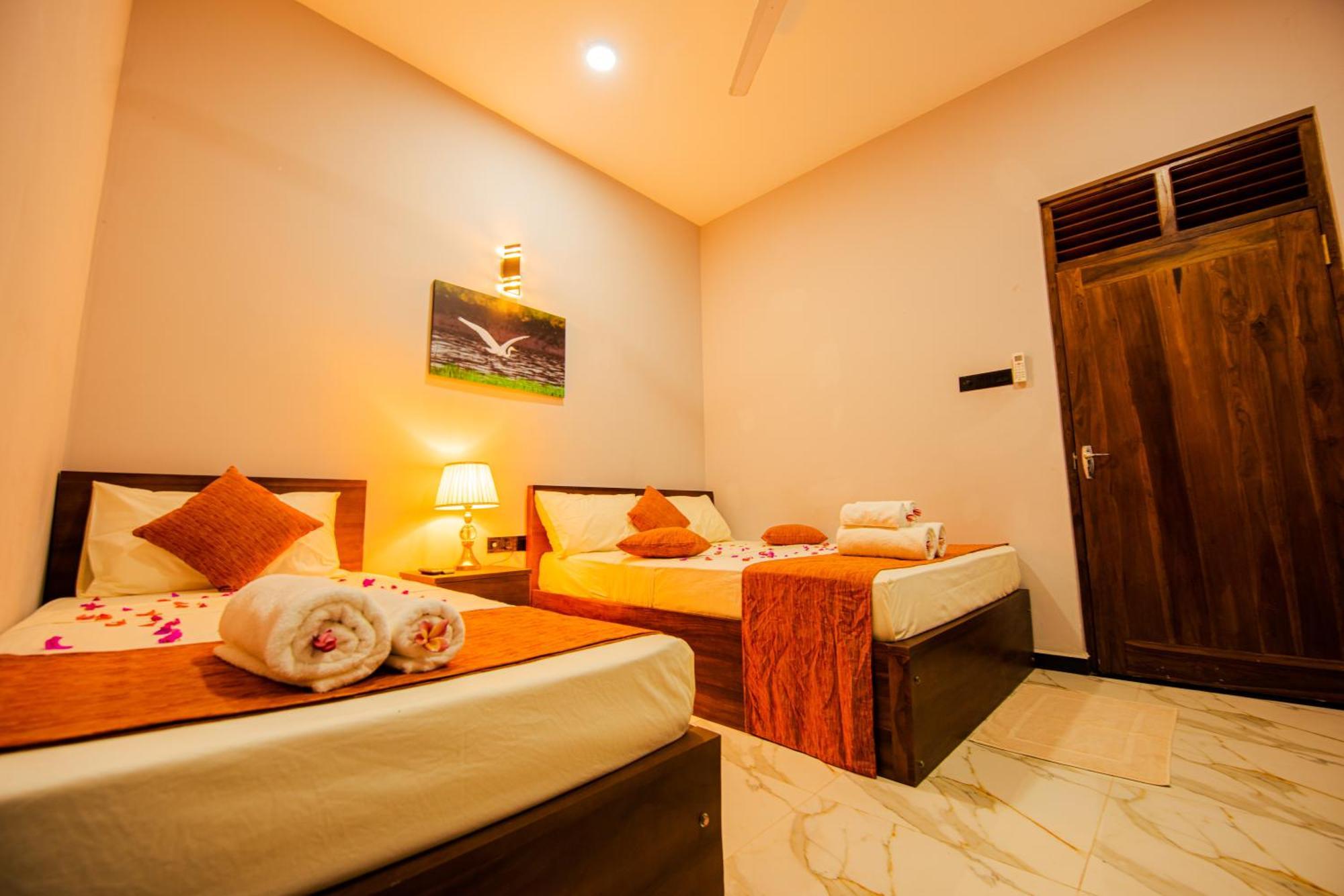 C B S Resort Udawalawe Exteriör bild