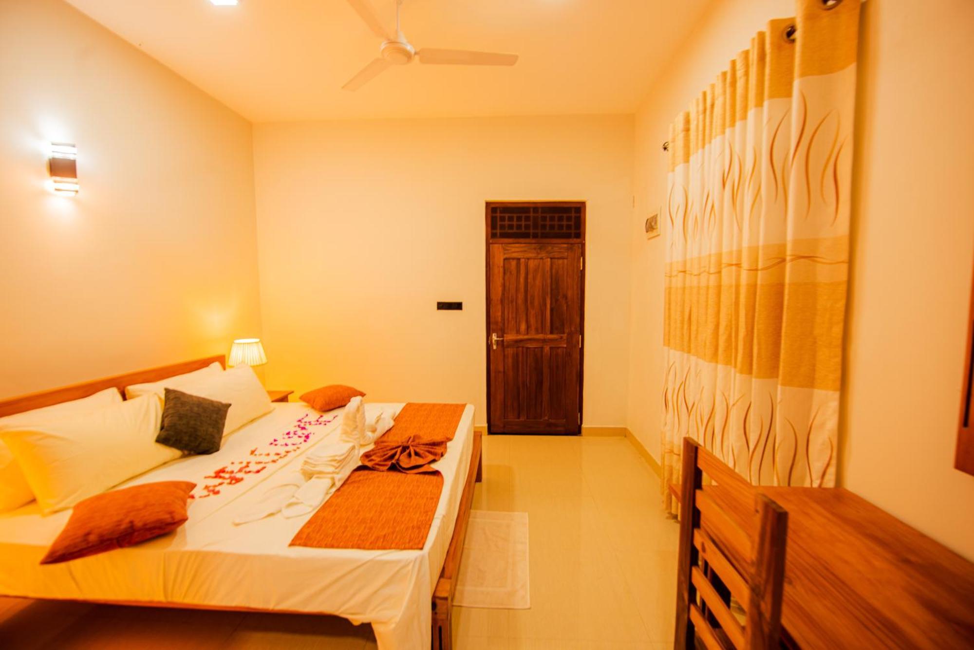 C B S Resort Udawalawe Exteriör bild