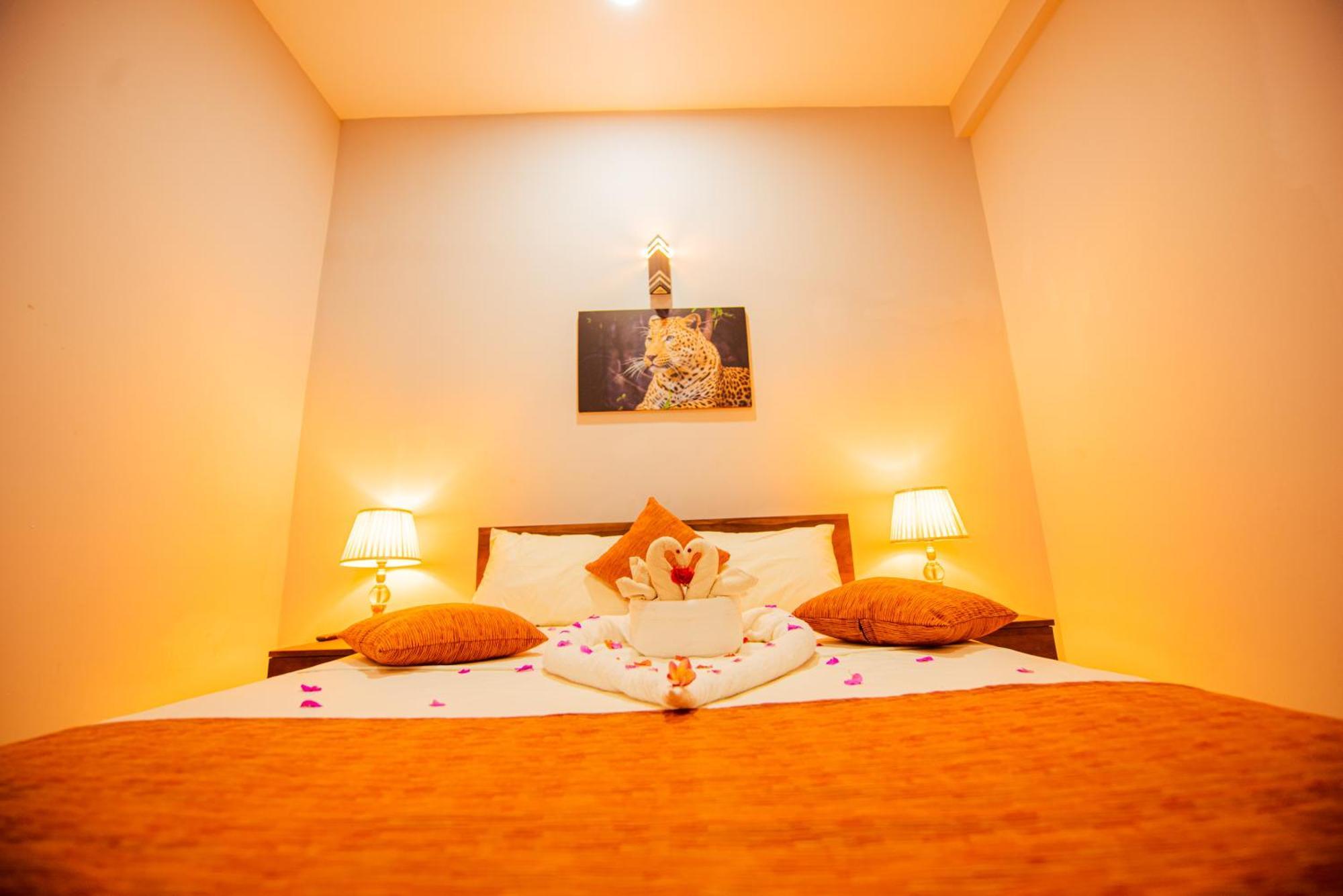 C B S Resort Udawalawe Exteriör bild